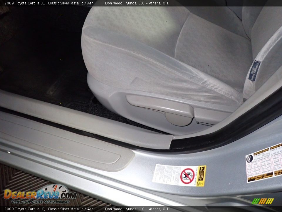 2009 Toyota Corolla LE Classic Silver Metallic / Ash Photo #17