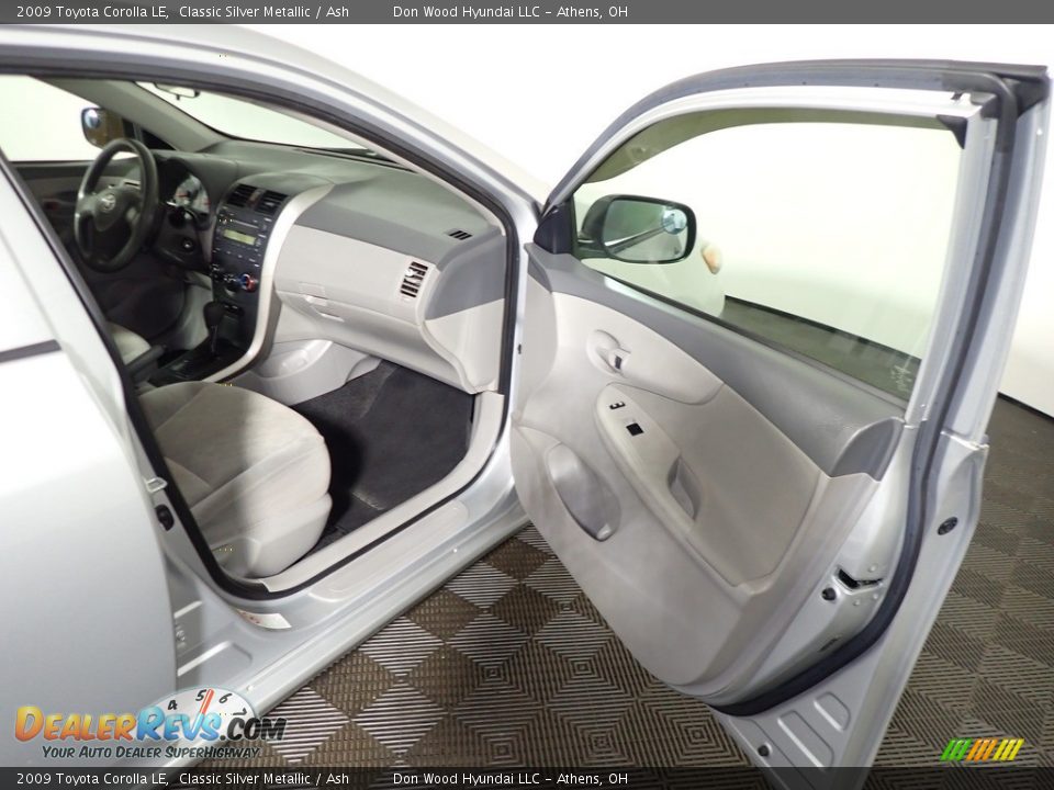 2009 Toyota Corolla LE Classic Silver Metallic / Ash Photo #23