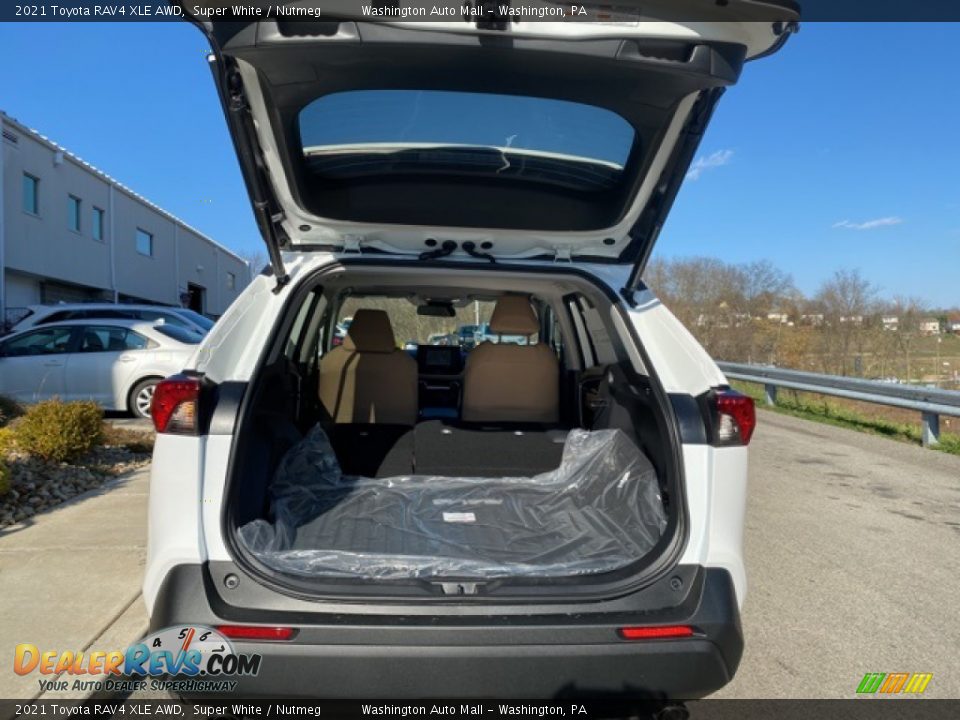 2021 Toyota RAV4 XLE AWD Super White / Nutmeg Photo #26