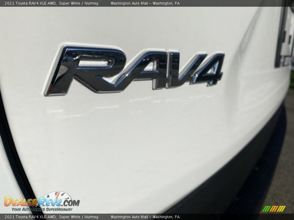 2021 Toyota RAV4 XLE AWD Super White / Nutmeg Photo #31