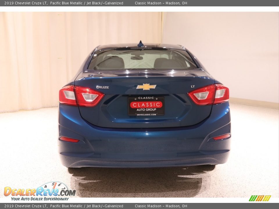 2019 Chevrolet Cruze LT Pacific Blue Metallic / Jet Black/­Galvanized Photo #17