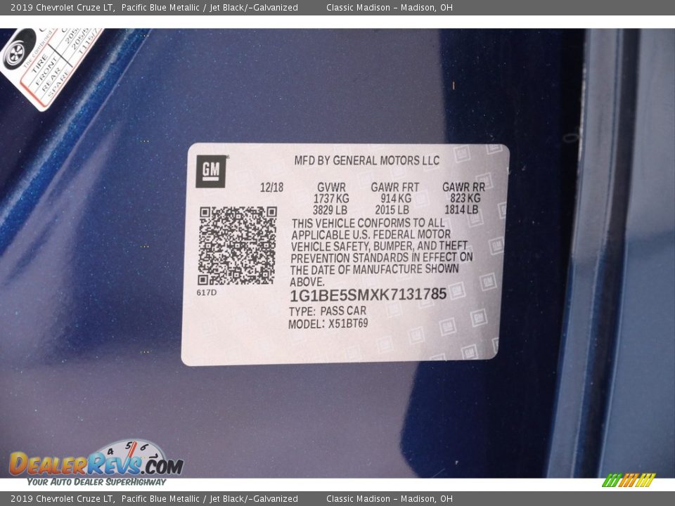 2019 Chevrolet Cruze LT Pacific Blue Metallic / Jet Black/­Galvanized Photo #19