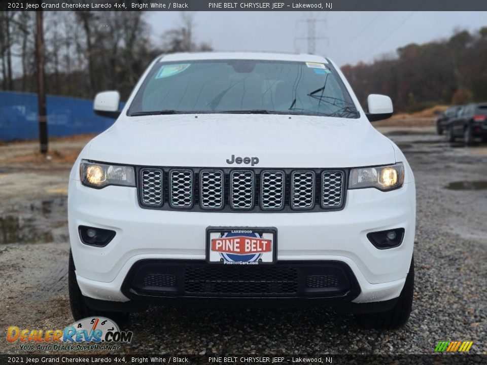 2021 Jeep Grand Cherokee Laredo 4x4 Bright White / Black Photo #3