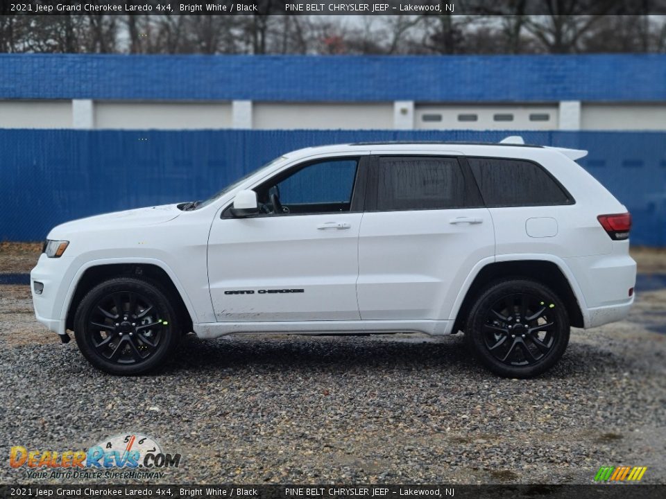 2021 Jeep Grand Cherokee Laredo 4x4 Bright White / Black Photo #4