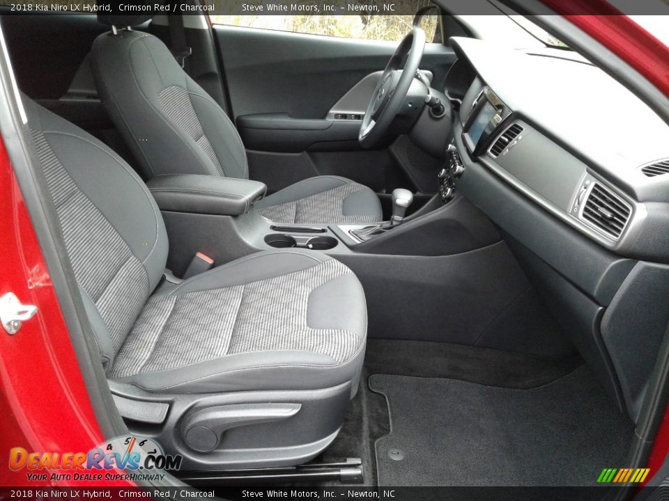 Front Seat of 2018 Kia Niro LX Hybrid Photo #16