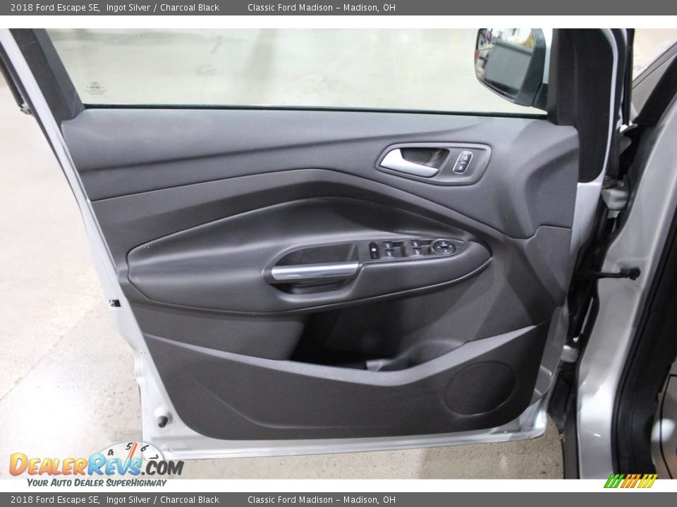 2018 Ford Escape SE Ingot Silver / Charcoal Black Photo #12