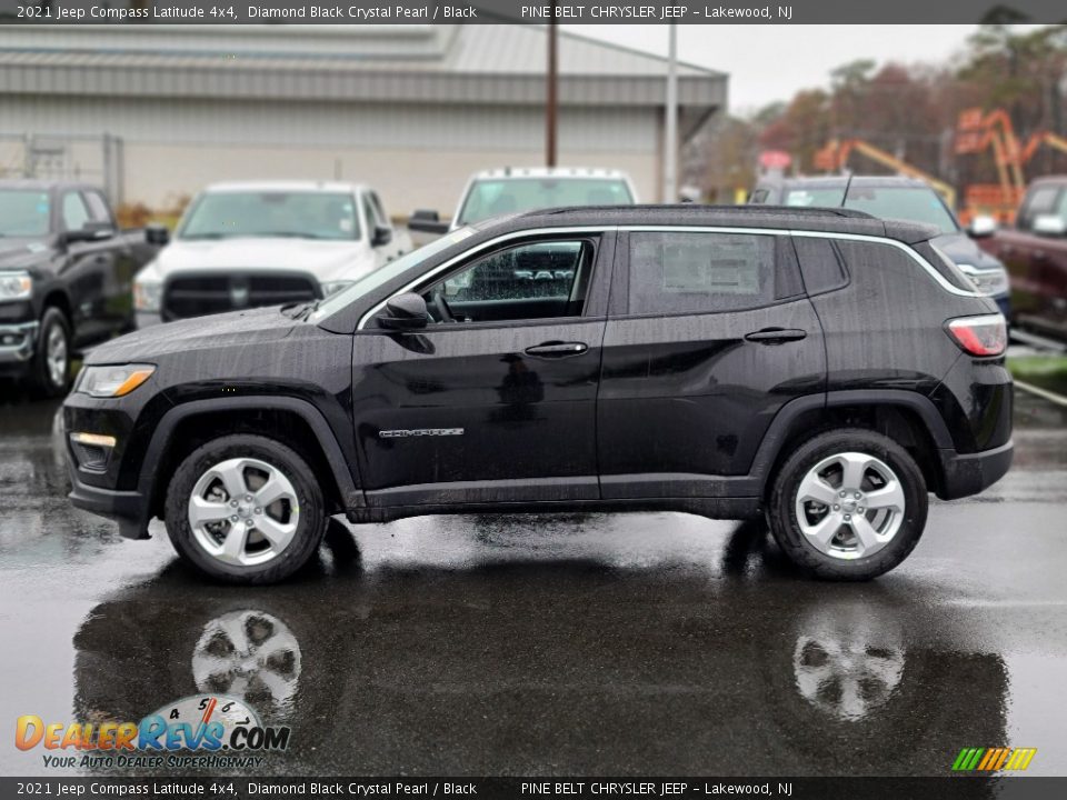 2021 Jeep Compass Latitude 4x4 Diamond Black Crystal Pearl / Black Photo #4