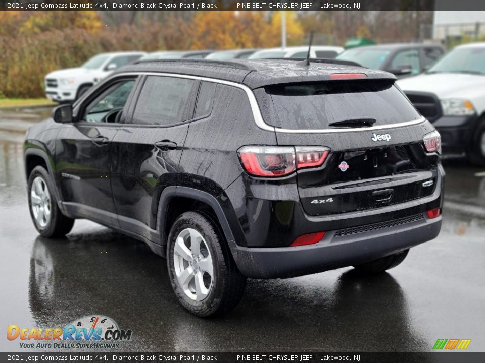 2021 Jeep Compass Latitude 4x4 Diamond Black Crystal Pearl / Black Photo #6