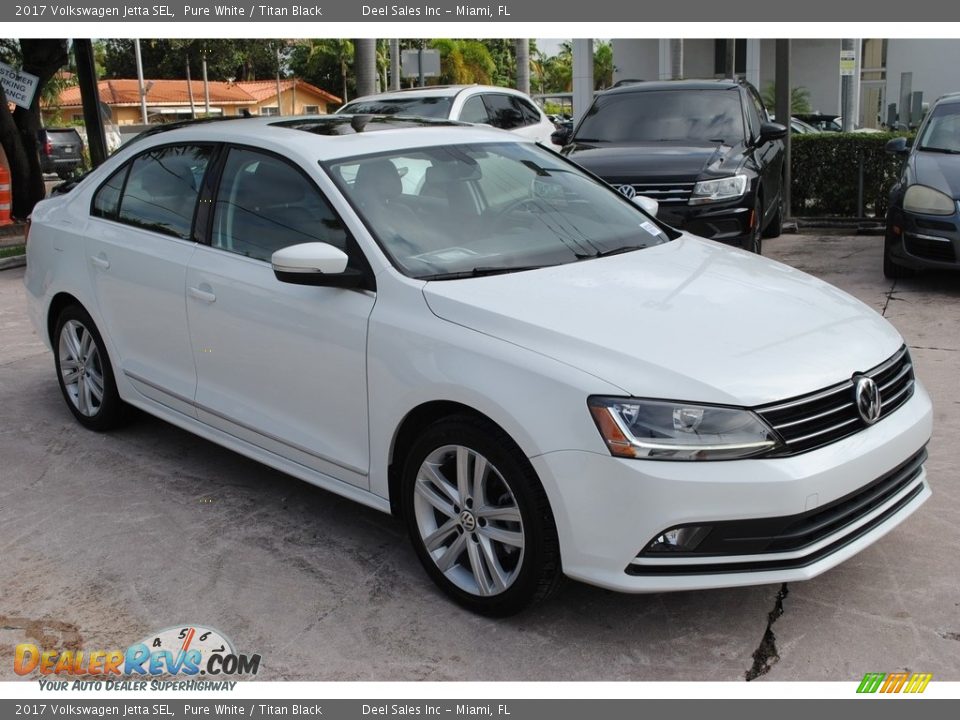 Front 3/4 View of 2017 Volkswagen Jetta SEL Photo #2