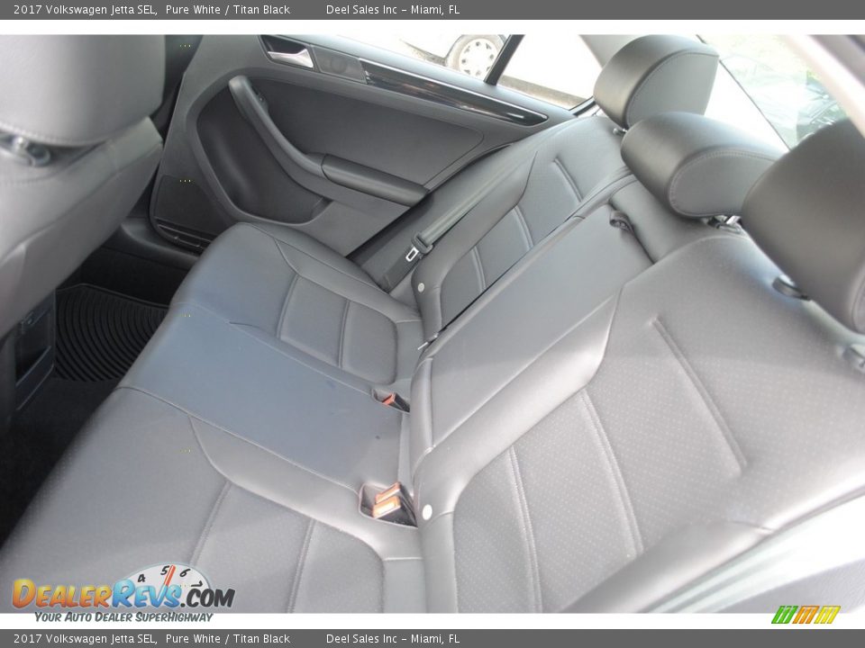 Rear Seat of 2017 Volkswagen Jetta SEL Photo #11