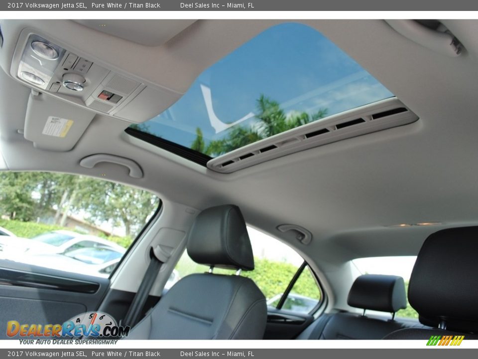 Sunroof of 2017 Volkswagen Jetta SEL Photo #14