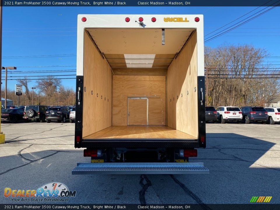 2021 Ram ProMaster 3500 Cutaway Moving Truck Trunk Photo #9