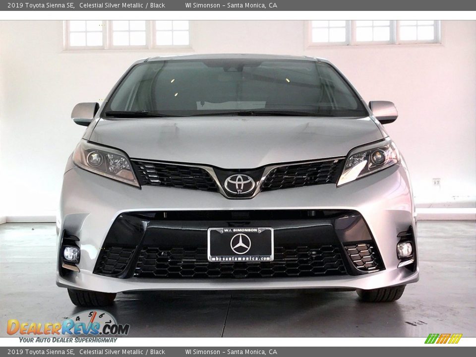 2019 Toyota Sienna SE Celestial Silver Metallic / Black Photo #2