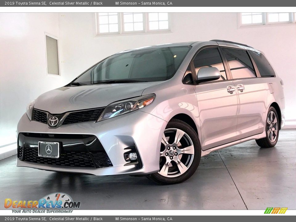 Celestial Silver Metallic 2019 Toyota Sienna SE Photo #12