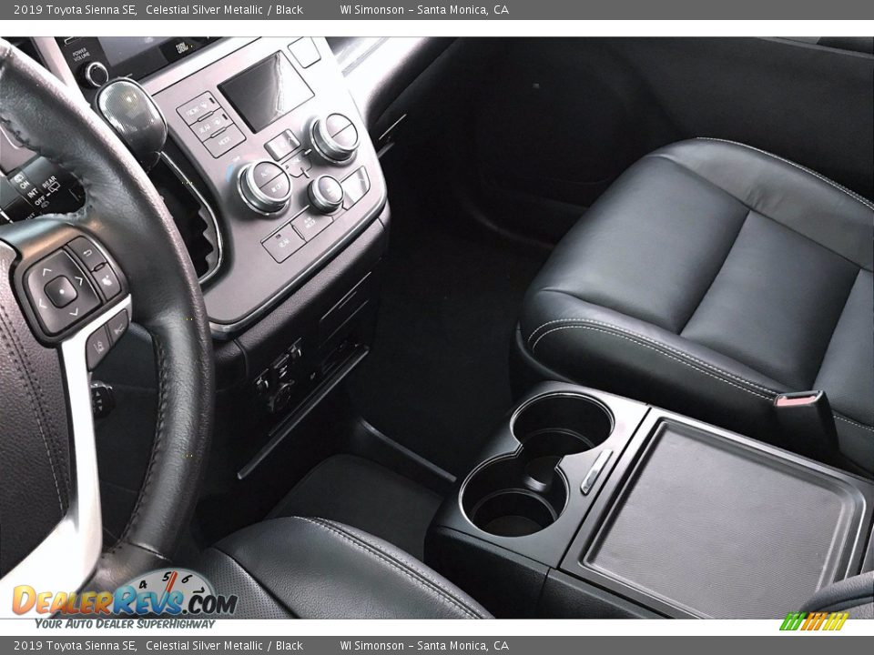 2019 Toyota Sienna SE Celestial Silver Metallic / Black Photo #17