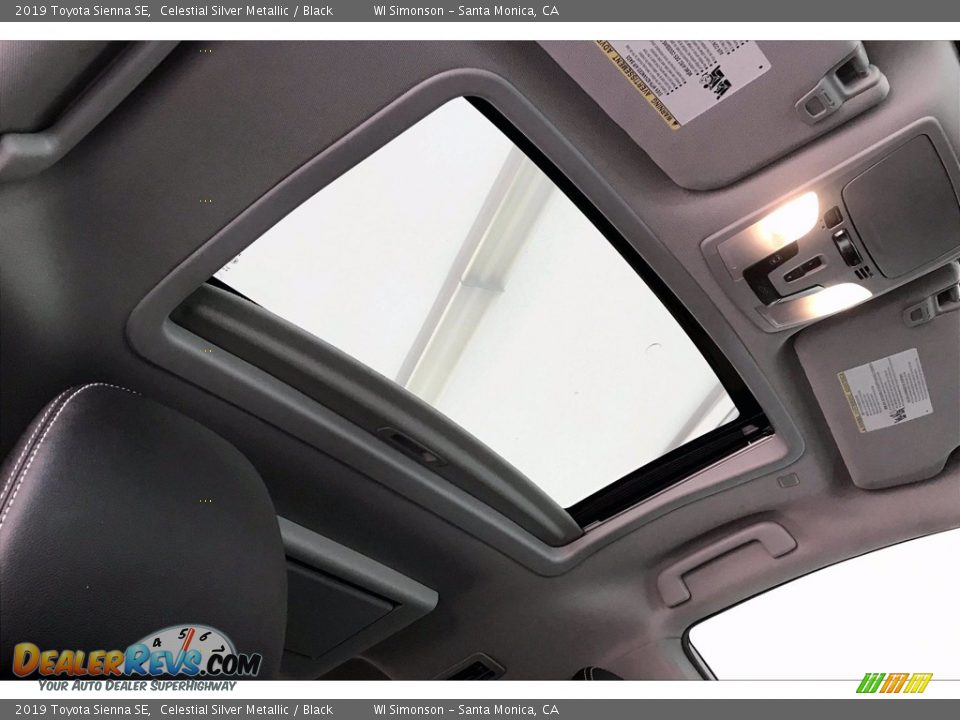 2019 Toyota Sienna SE Celestial Silver Metallic / Black Photo #25