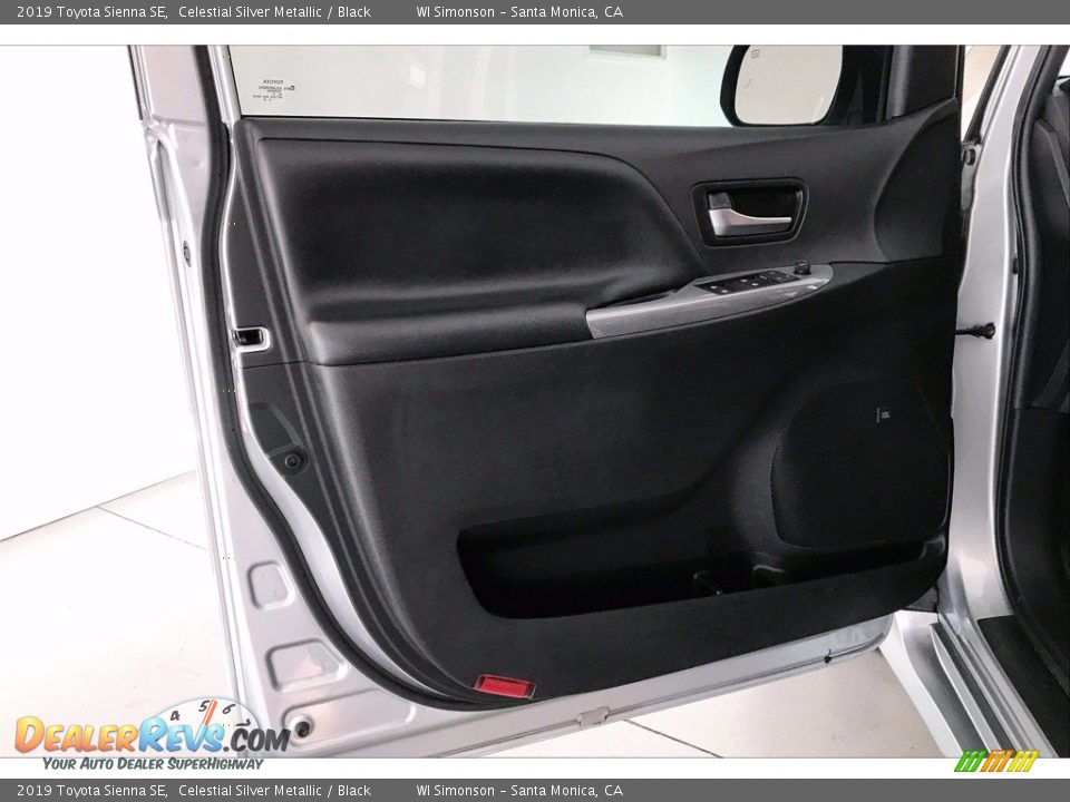2019 Toyota Sienna SE Celestial Silver Metallic / Black Photo #26