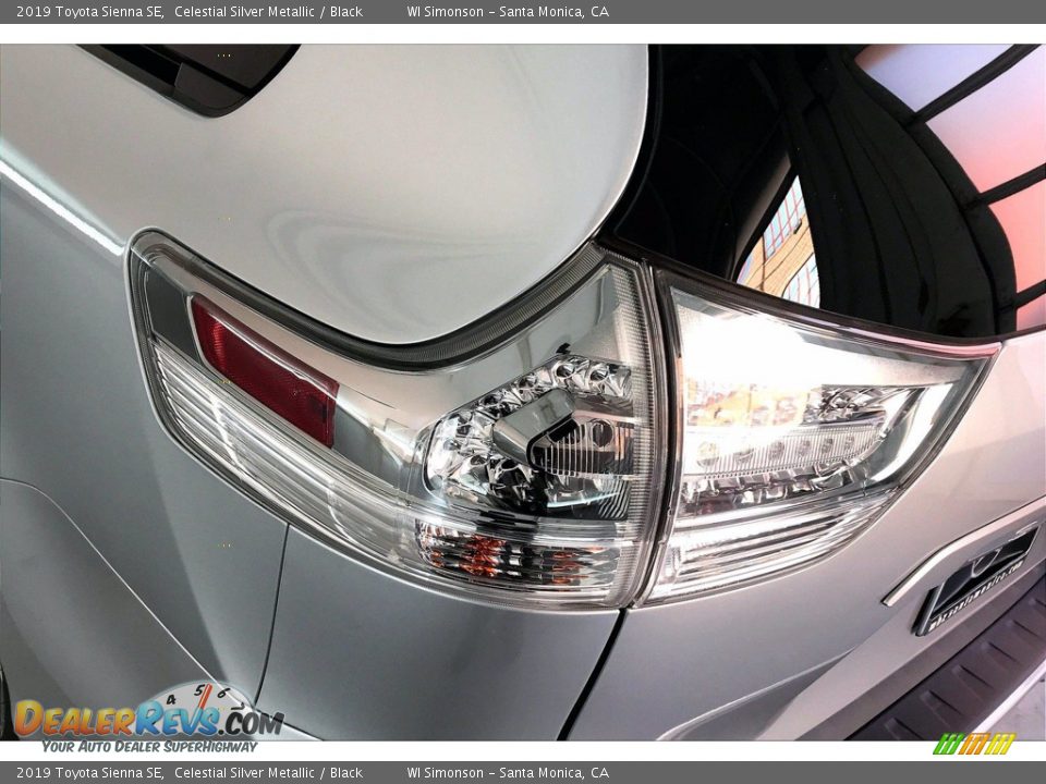 2019 Toyota Sienna SE Celestial Silver Metallic / Black Photo #29