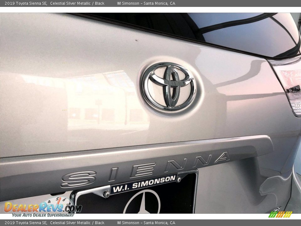 2019 Toyota Sienna SE Celestial Silver Metallic / Black Photo #31