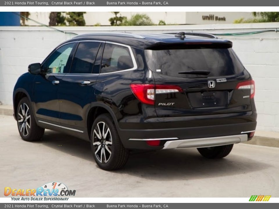 2021 Honda Pilot Touring Crystal Black Pearl / Black Photo #2