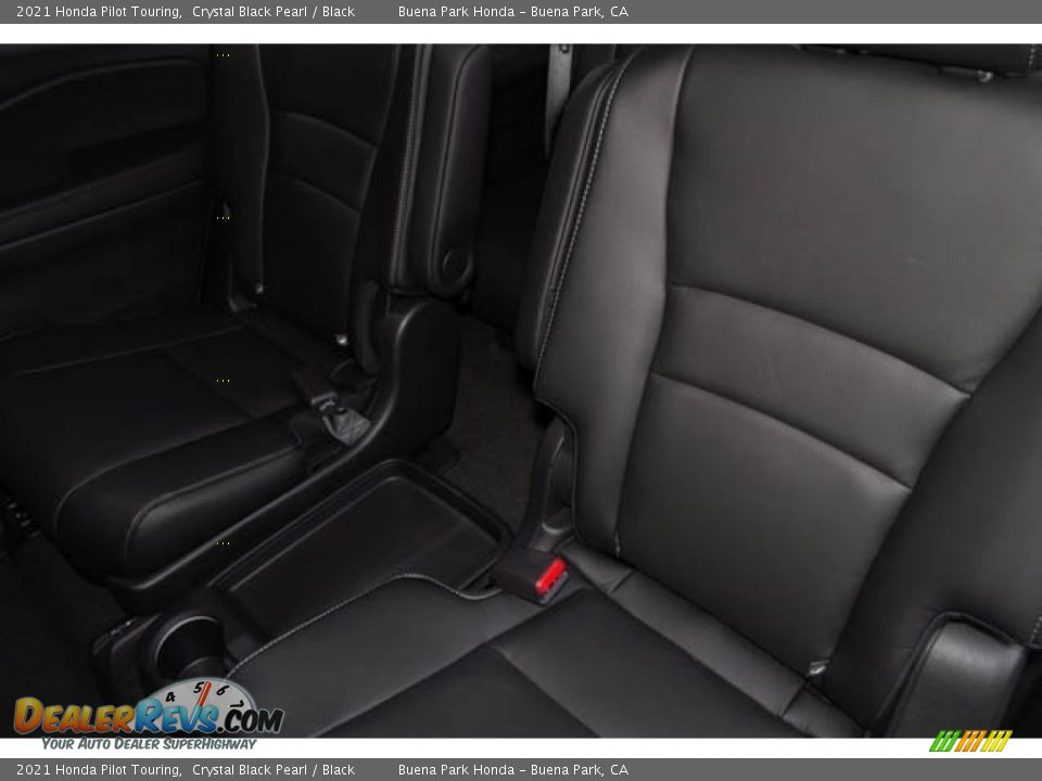 2021 Honda Pilot Touring Crystal Black Pearl / Black Photo #27