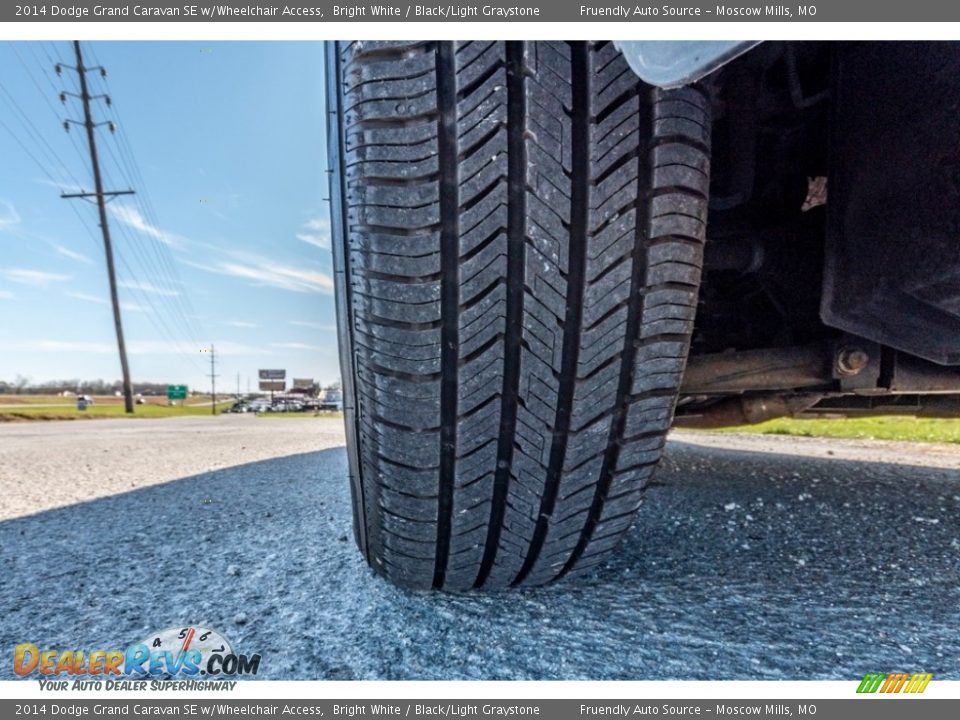 2014 Dodge Grand Caravan SE w/Wheelchair Access Bright White / Black/Light Graystone Photo #11