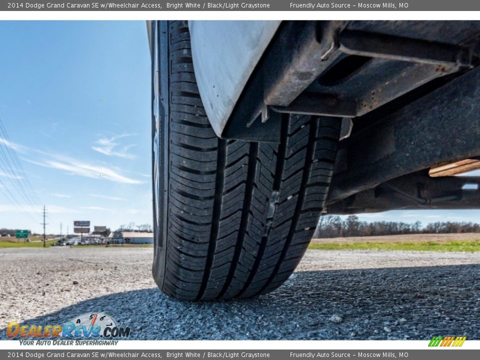 2014 Dodge Grand Caravan SE w/Wheelchair Access Bright White / Black/Light Graystone Photo #12