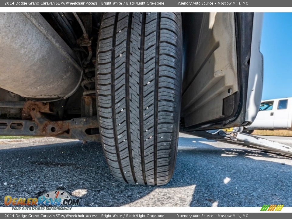 2014 Dodge Grand Caravan SE w/Wheelchair Access Bright White / Black/Light Graystone Photo #13