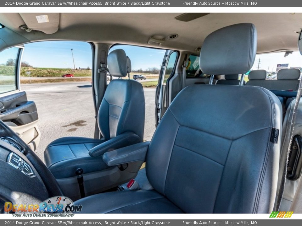 2014 Dodge Grand Caravan SE w/Wheelchair Access Bright White / Black/Light Graystone Photo #17