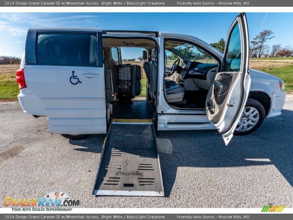 Bright White 2014 Dodge Grand Caravan SE w/Wheelchair Access Photo #23