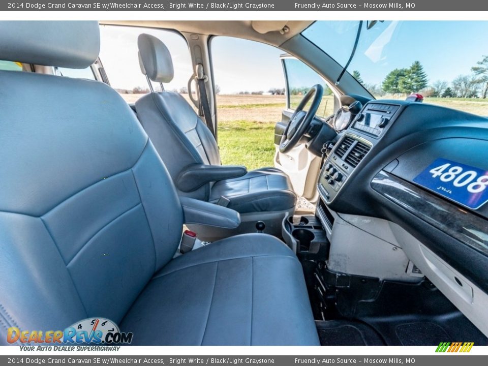 2014 Dodge Grand Caravan SE w/Wheelchair Access Bright White / Black/Light Graystone Photo #27