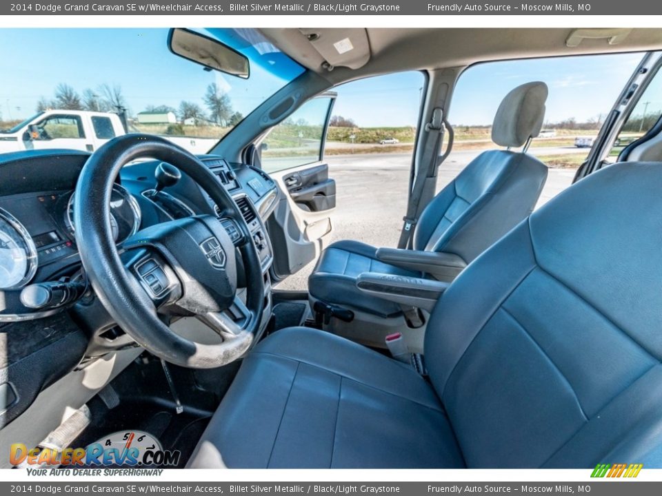 Front Seat of 2014 Dodge Grand Caravan SE w/Wheelchair Access Photo #18