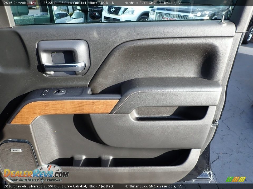 Door Panel of 2016 Chevrolet Silverado 3500HD LTZ Crew Cab 4x4 Photo #6