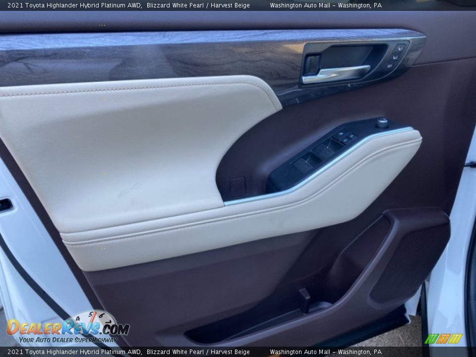 Door Panel of 2021 Toyota Highlander Hybrid Platinum AWD Photo #24