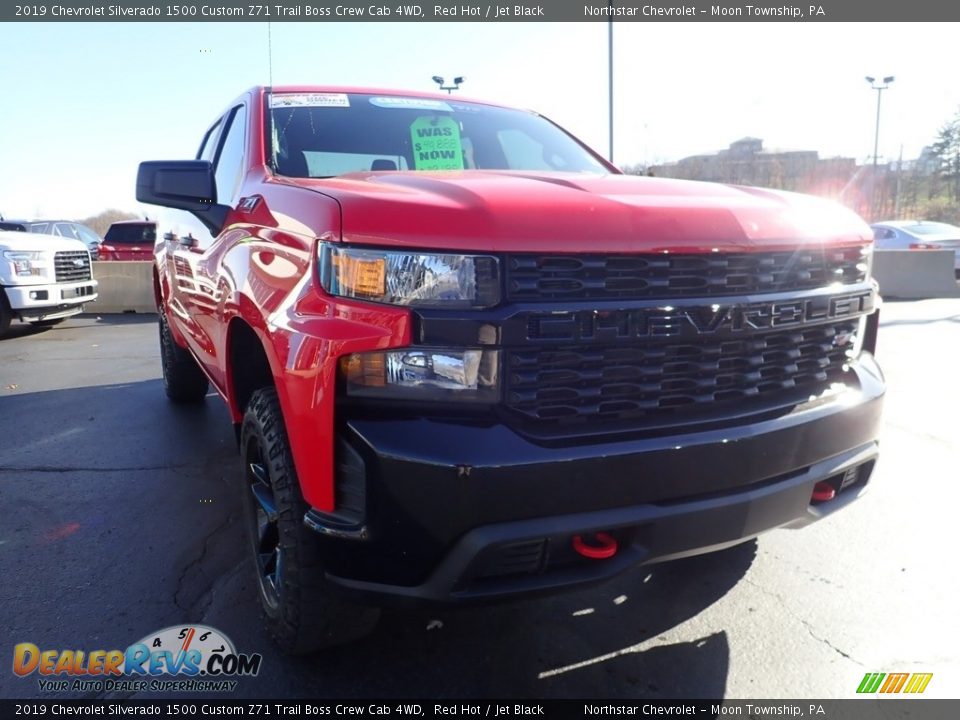 2019 Chevrolet Silverado 1500 Custom Z71 Trail Boss Crew Cab 4WD Red Hot / Jet Black Photo #10