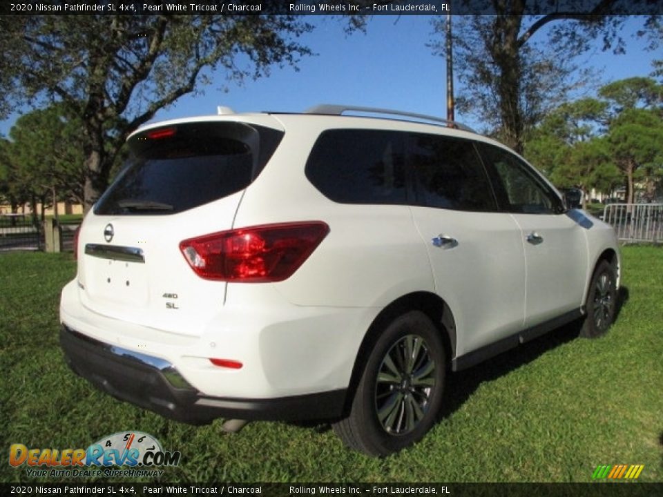 2020 Nissan Pathfinder SL 4x4 Pearl White Tricoat / Charcoal Photo #10