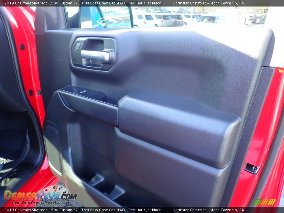 2019 Chevrolet Silverado 1500 Custom Z71 Trail Boss Crew Cab 4WD Red Hot / Jet Black Photo #15