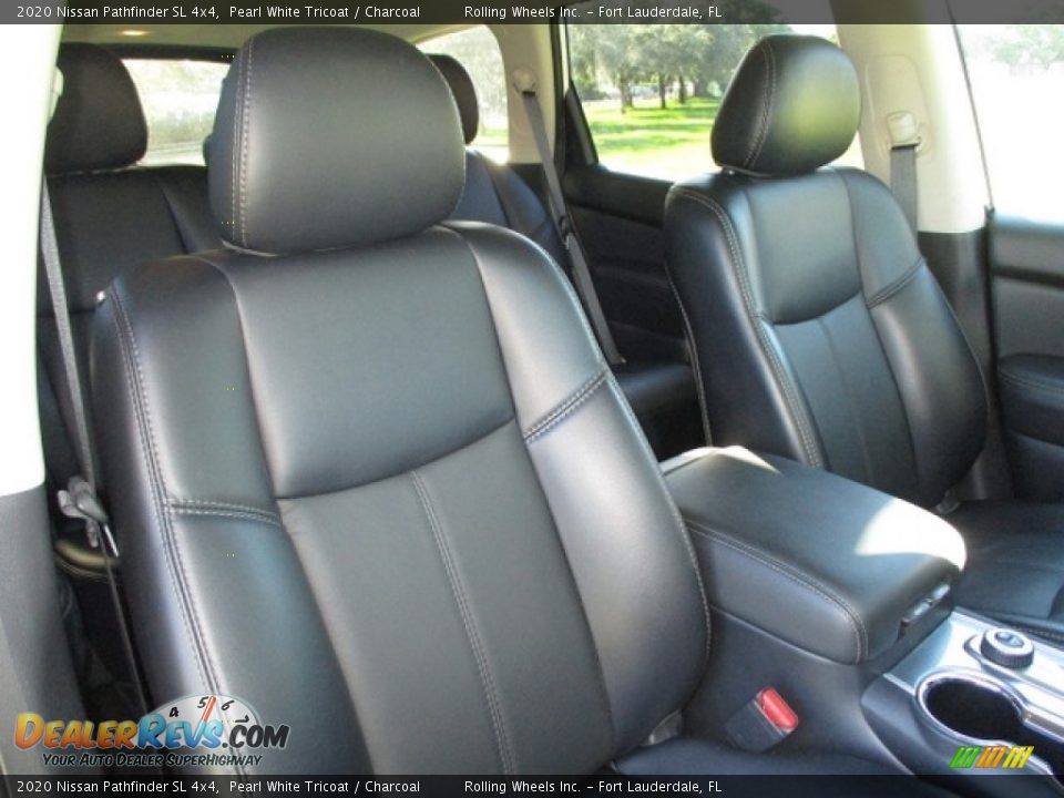 Front Seat of 2020 Nissan Pathfinder SL 4x4 Photo #30