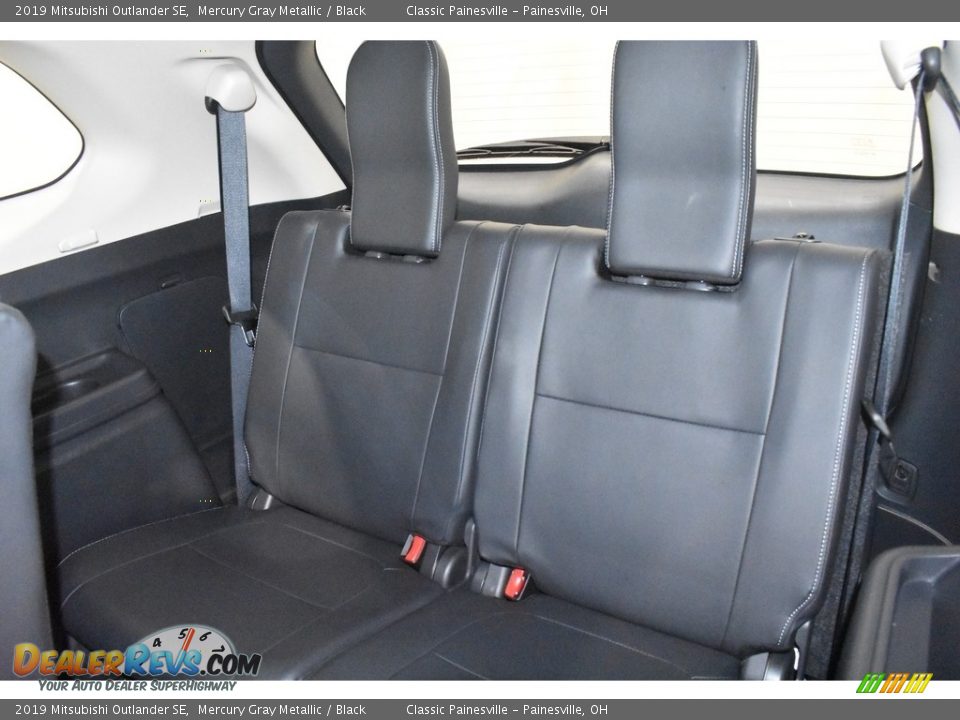 Rear Seat of 2019 Mitsubishi Outlander SE Photo #9