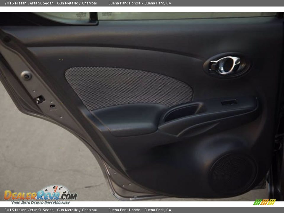 Door Panel of 2016 Nissan Versa SL Sedan Photo #29