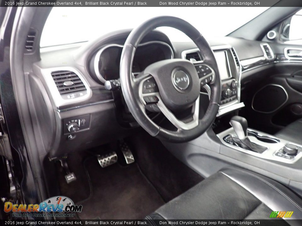 Front Seat of 2016 Jeep Grand Cherokee Overland 4x4 Photo #35