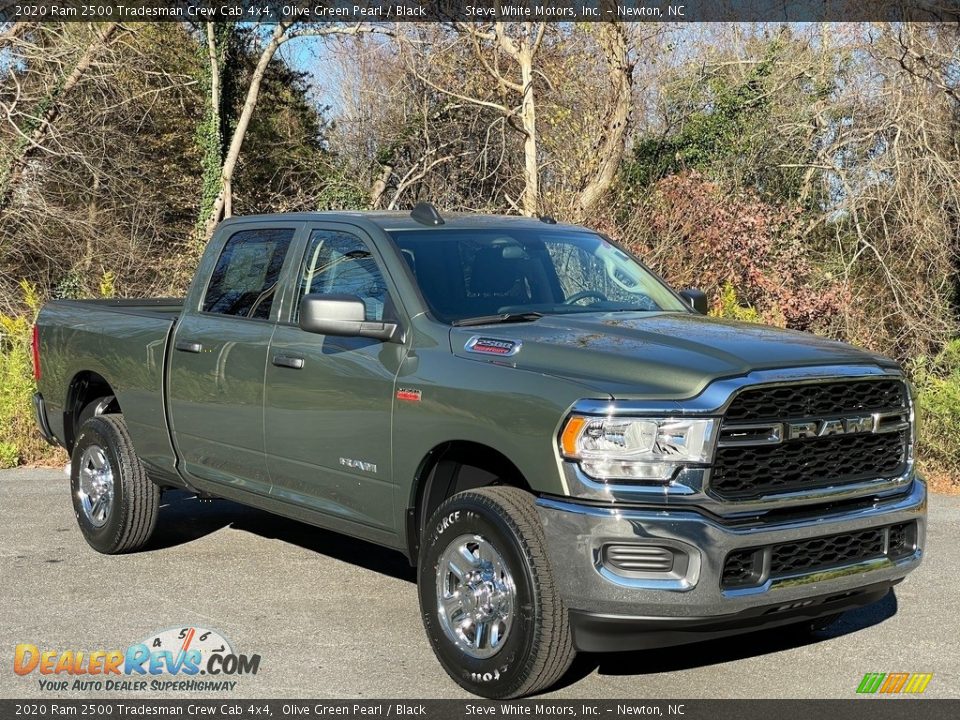 Front 3/4 View of 2020 Ram 2500 Tradesman Crew Cab 4x4 Photo #4