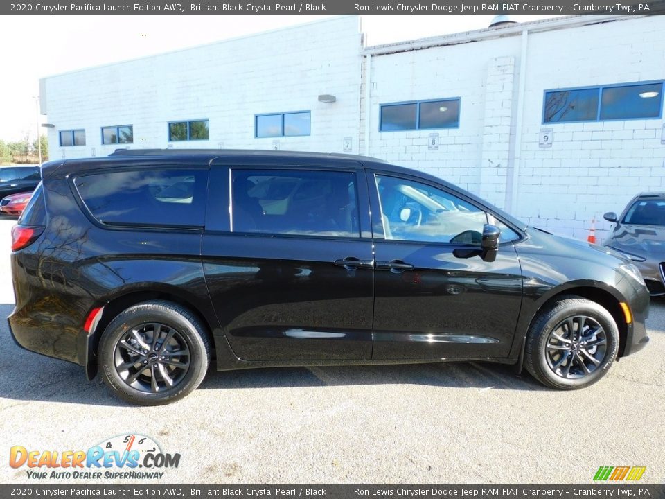 2020 Chrysler Pacifica Launch Edition AWD Brilliant Black Crystal Pearl / Black Photo #4