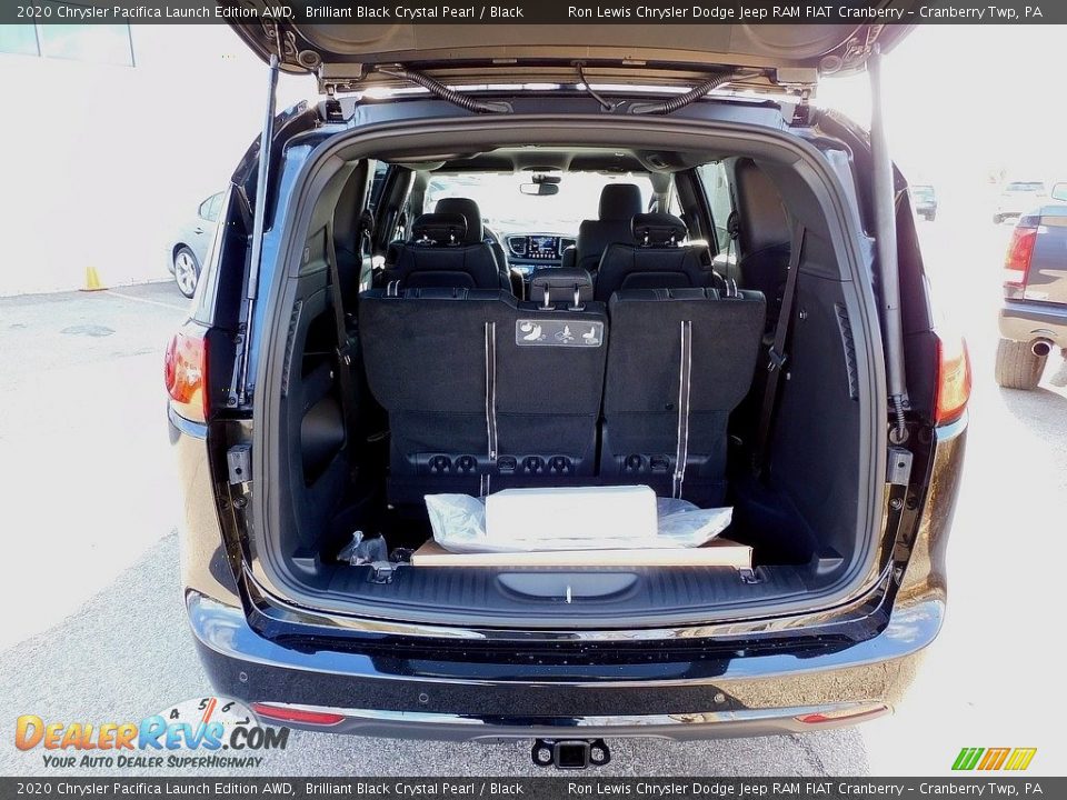 2020 Chrysler Pacifica Launch Edition AWD Brilliant Black Crystal Pearl / Black Photo #7
