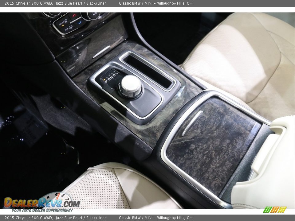 2015 Chrysler 300 C AWD Shifter Photo #17