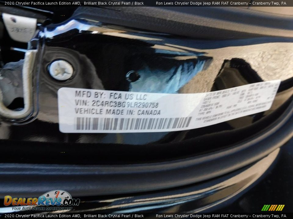 2020 Chrysler Pacifica Launch Edition AWD Brilliant Black Crystal Pearl / Black Photo #20