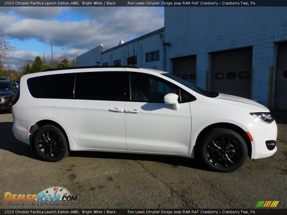 2020 Chrysler Pacifica Launch Edition AWD Bright White / Black Photo #4