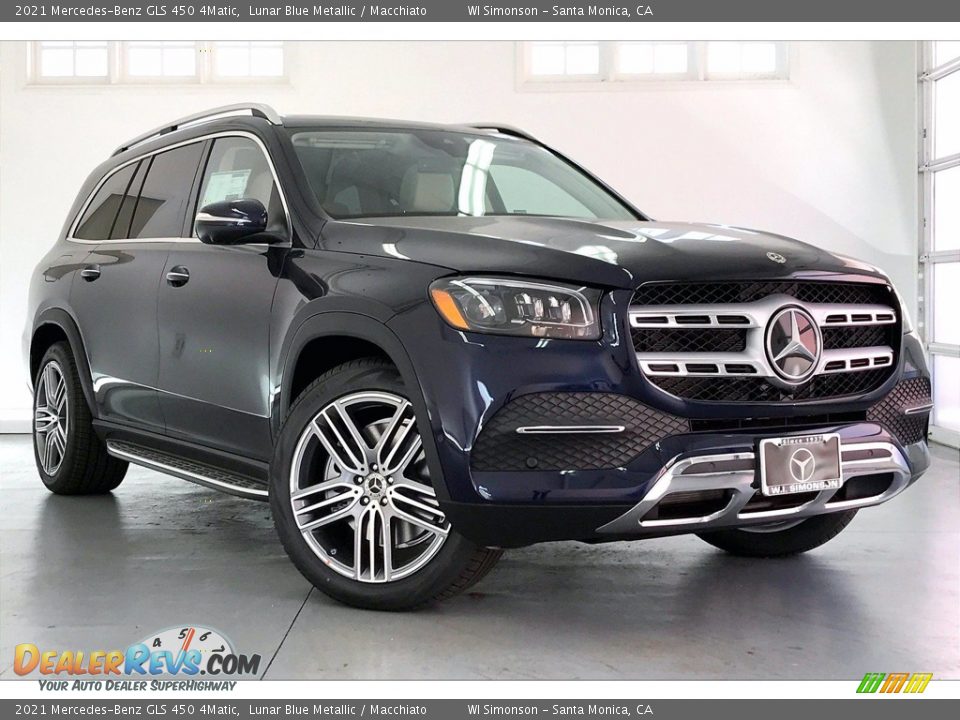 Front 3/4 View of 2021 Mercedes-Benz GLS 450 4Matic Photo #12