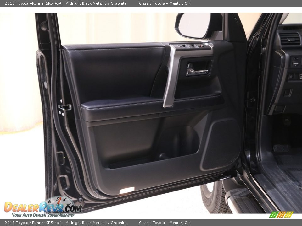 2018 Toyota 4Runner SR5 4x4 Midnight Black Metallic / Graphite Photo #4