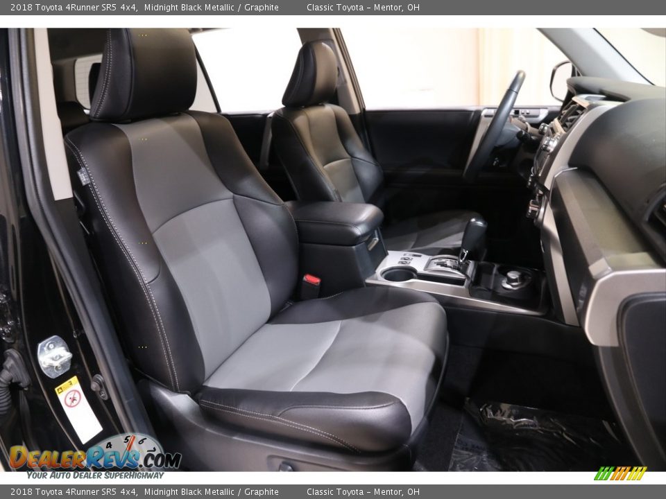 2018 Toyota 4Runner SR5 4x4 Midnight Black Metallic / Graphite Photo #17